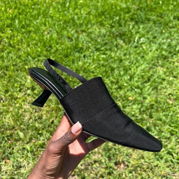 W Shoe Size 6.5 Salvatore Ferragamo Black Patent Leather  Ferragamo heel